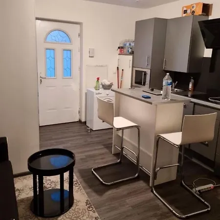 Hanouka Cosy Apartment Hohenbrunn